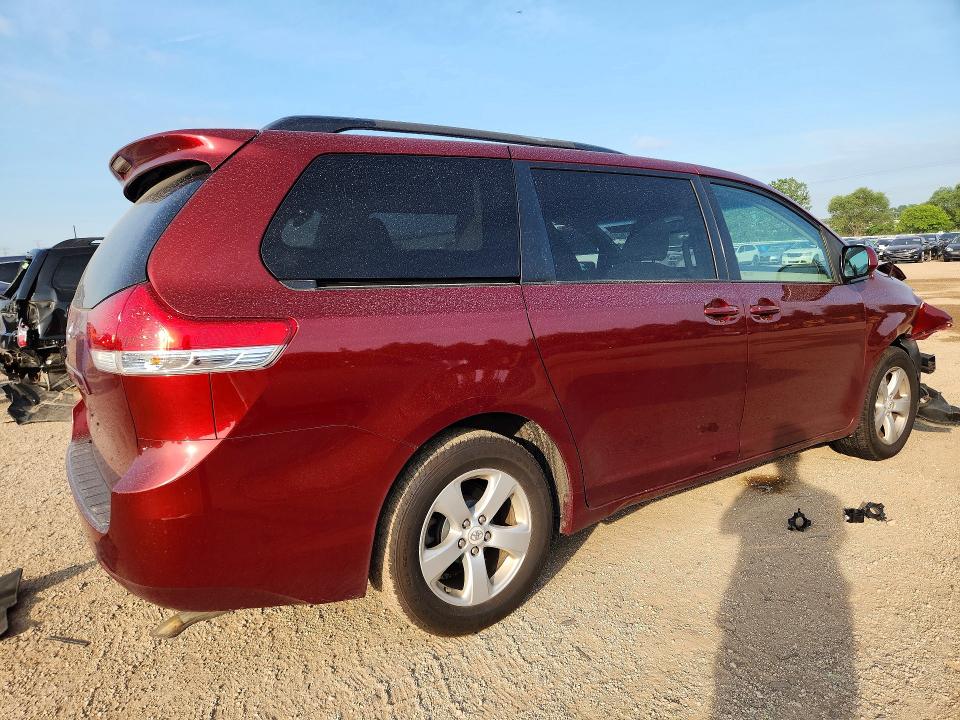 Photo 3 from auction – 2011 TOYOTA SIENNA with VIN 5TDKK3DC9BS155865