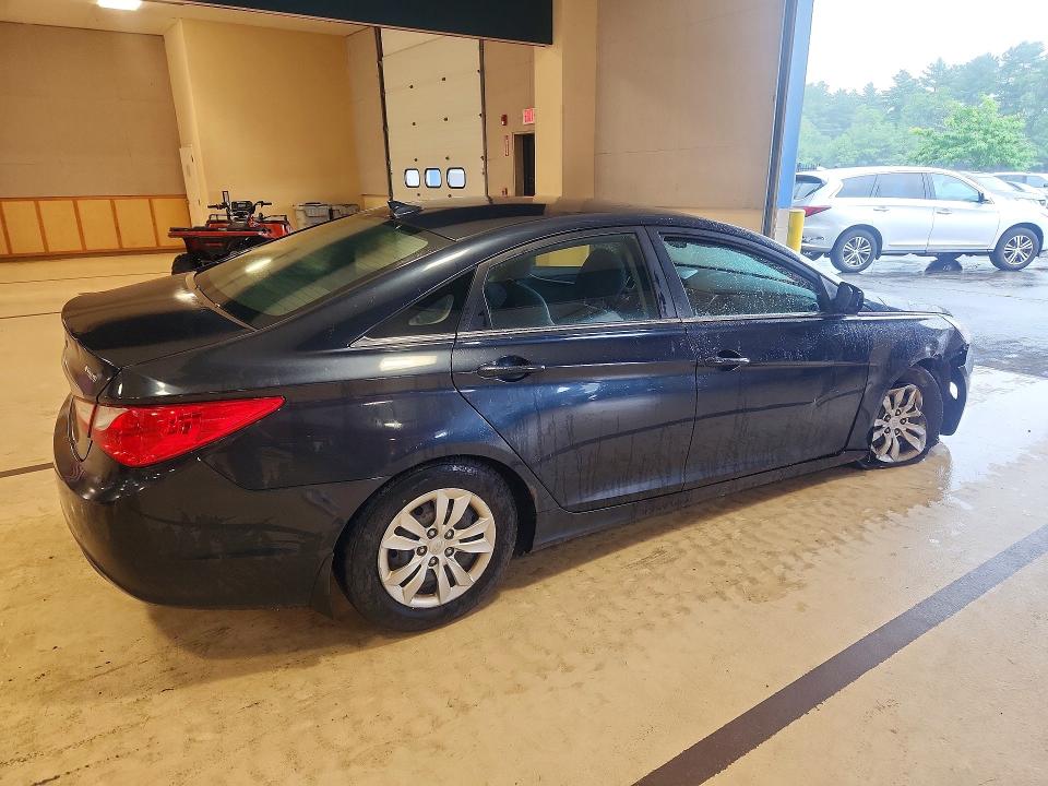 Photo 3 from auction – 2012 HYUNDAI SONATA with VIN 5NPEB4AC7CH414853