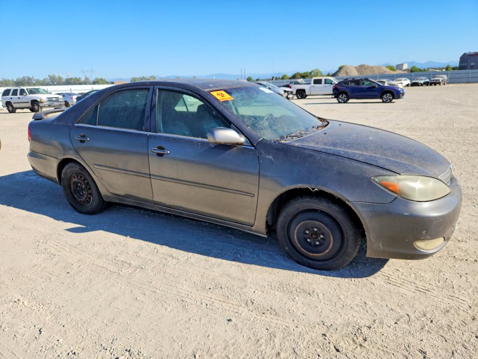 Photo 4 from auction – 2002 TOYOTA CAMRY with VIN JTDBF30KX20026098