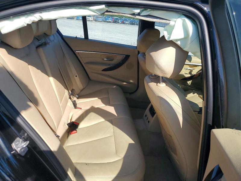 Photo 10 from auction – 2016 BMW 328 with VIN WBA8E3C5XGK502362
