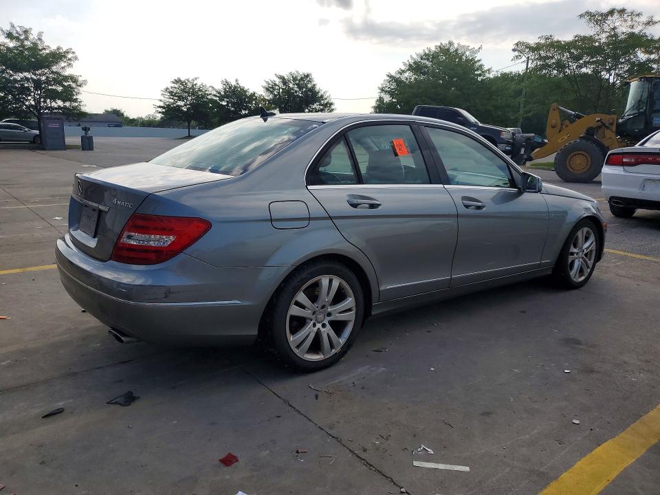 Photo 3 from auction – 2013 MERCEDES-BENZ C with VIN WDDGF8AB3DR244096
