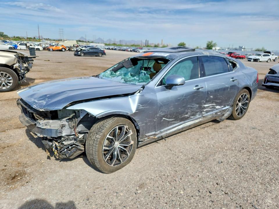 VOLVO S90 2018 مع رقم تعريف المركبة LVY992ML6JP018677 - صورة من المزاد