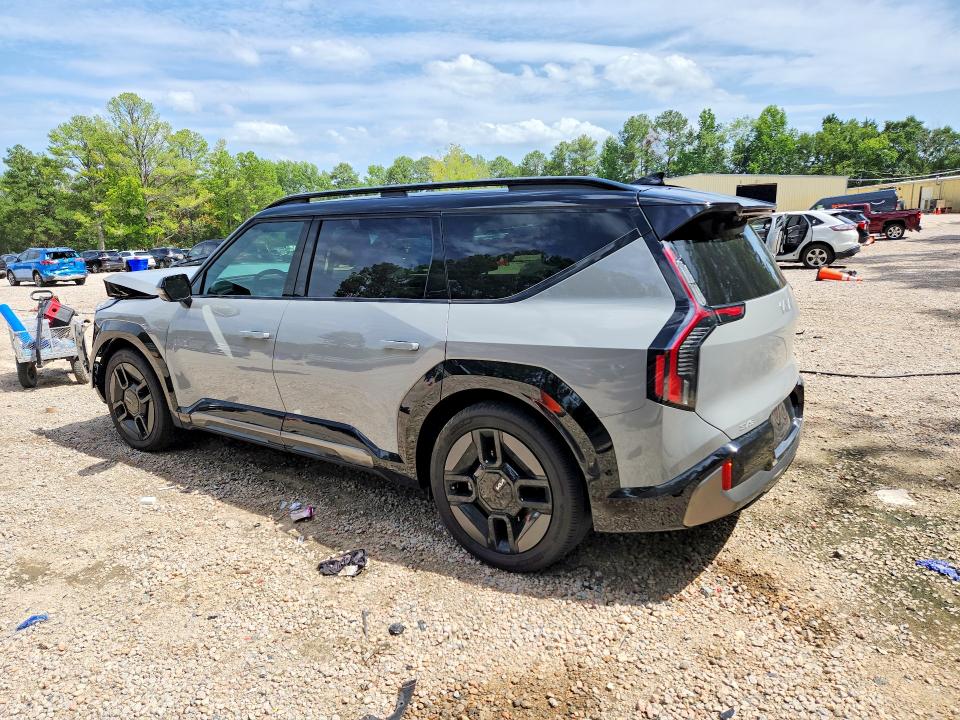Photo 2 from auction – 2026 KIA EV9 with VIN 5XYAEFS59TG008663