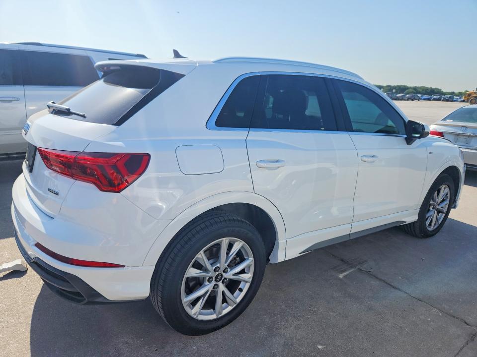 Photo 3 from auction – 2021 AUDI Q3 with VIN WA1DECF37M1045761