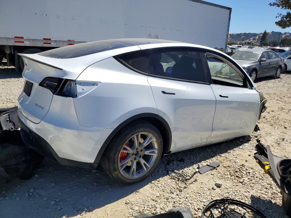 Фото 3 с аукциона – 2025 TESLA MODEL Y с VIN 7SAYGDEF2SF299498