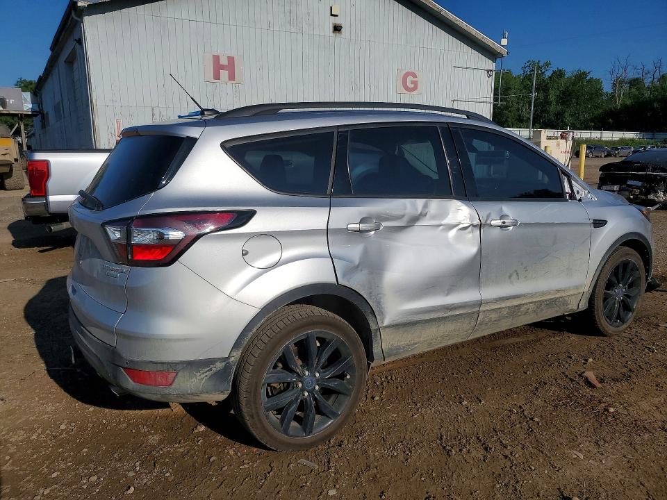 Photo 3 from auction – 2017 FORD ESCAPE with VIN 1FMCU0J99HUF05968