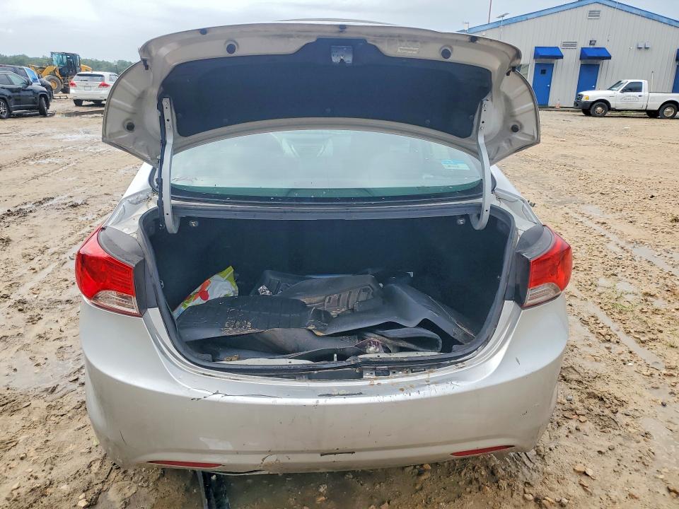 Photo 6 from auction – 2013 HYUNDAI ELANTRA with VIN KMHDH4AEXDU594943