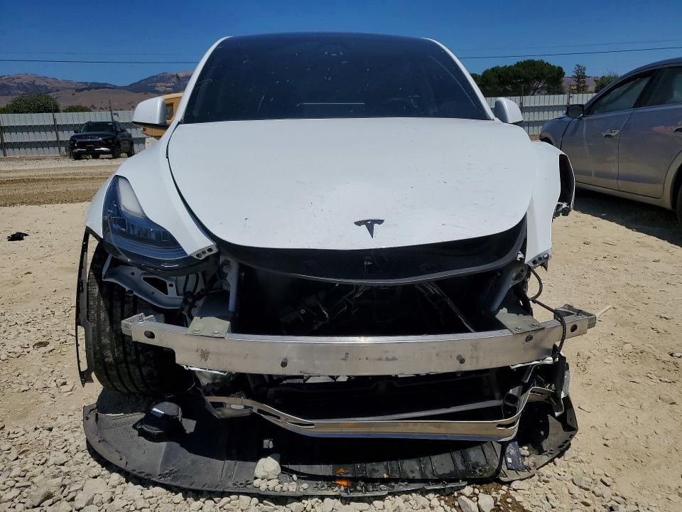 Photo 5 from auction – 2022 TESLA MODEL Y with VIN 7SAYGDEE5NF385187