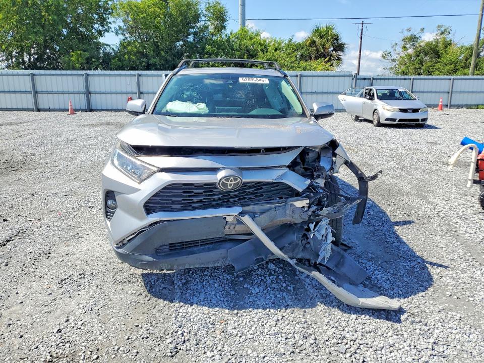 Photo 5 from auction – 2021 TOYOTA RAV4 with VIN 2T3W1RFV4MW166604
