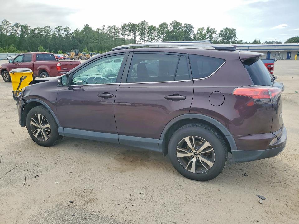 Photo 2 from auction – 2017 TOYOTA RAV4 with VIN 2T3RFREV0HW552460