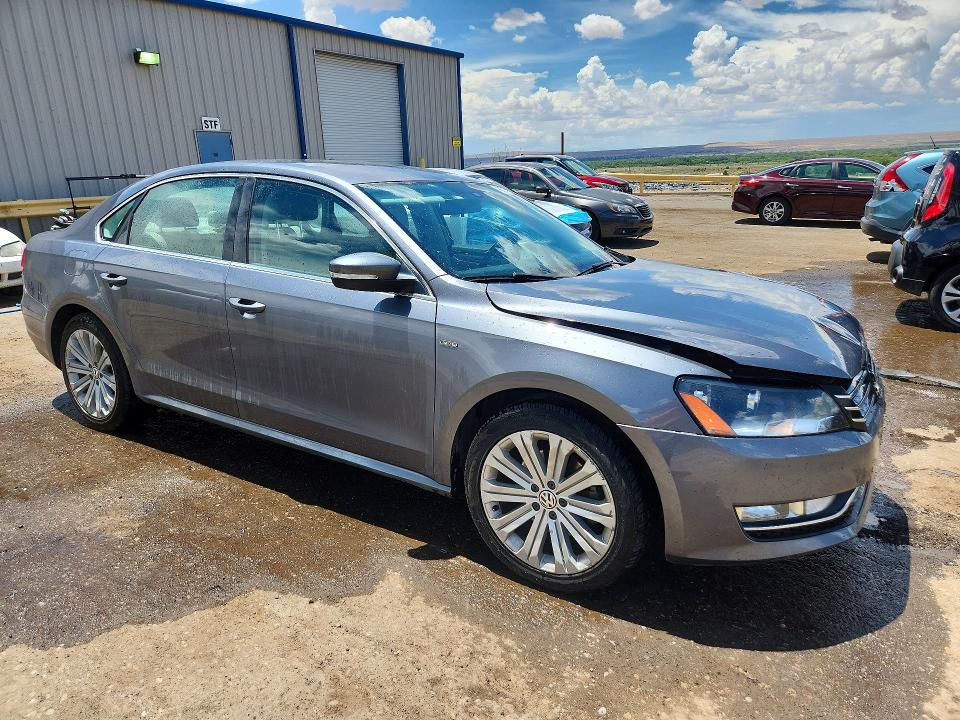 Photo 4 from auction – 2015 VOLKSWAGEN PASSAT with VIN 1VWAS7A32FC121391