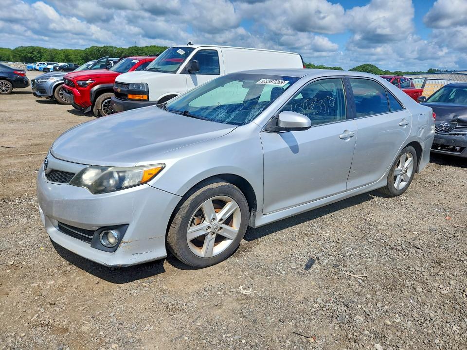 TOYOTA CAMRY 2014 z numerem VIN 4T1BF1FKXEU386038 - Zdjęcie z aukcji