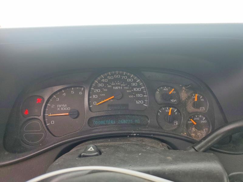 Photo 9 from auction – 2004 CHEVROLET SILVERADO with VIN 2GCEC19V841302700