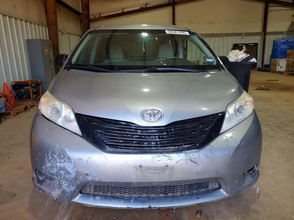 Foto 5 de la subasta – 2011 TOYOTA SIENNA con VIN 5TDKA3DC0BS006067