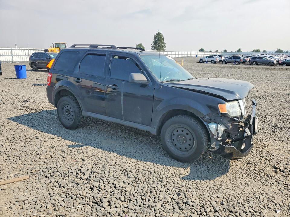 Photo 4 from auction – 2010 FORD ESCAPE with VIN 1FMCU9D72AKB81455