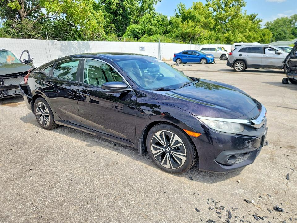 Photo 4 from auction – 2016 HONDA CIVIC with VIN 19XFC1F87GE007128