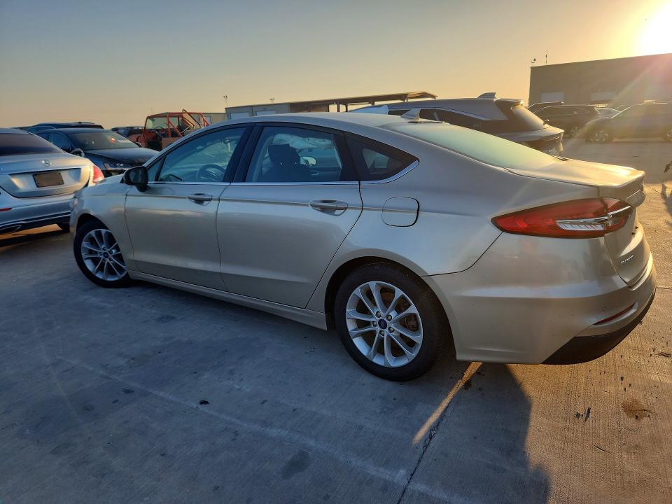 Photo 2 from auction – 2019 FORD FUSION with VIN 3FA6P0HD3KR176319