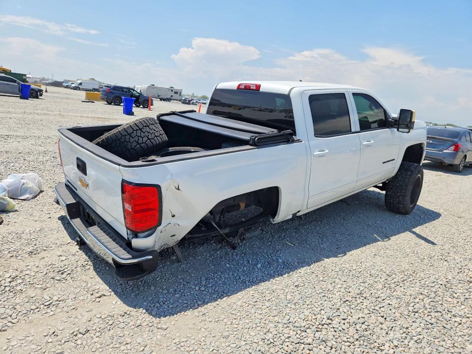 Photo 3 from auction – 2018 CHEVROLET SILVERADO with VIN 3GCUKREC7JG614995