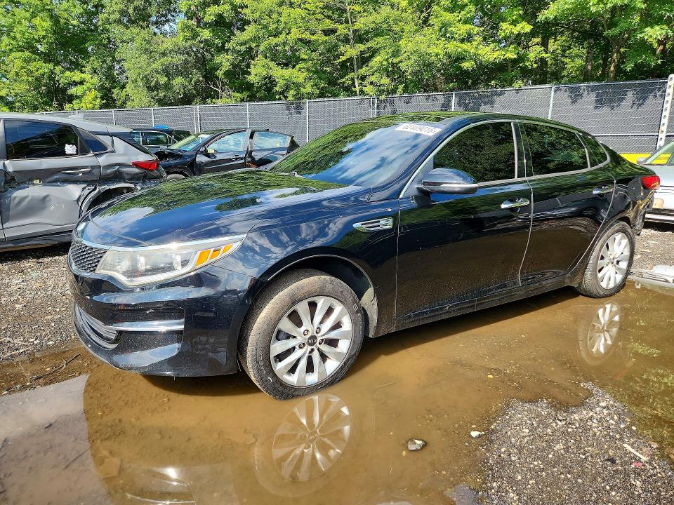 KIA OPTIMA 2017 with VIN 5XXGU4L3XHG135030 - Photo from auction