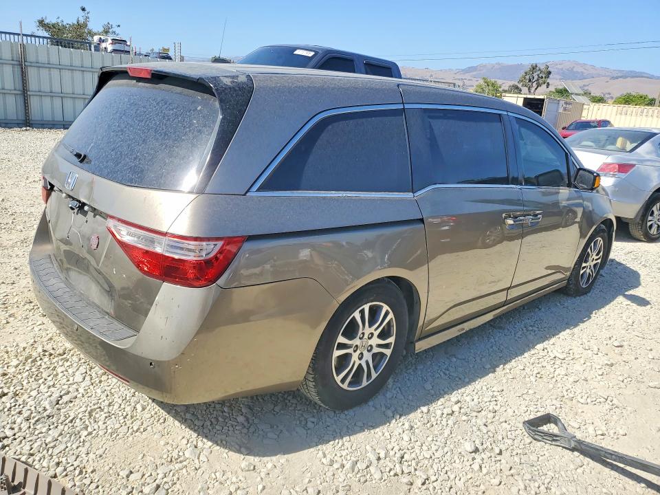Photo 3 from auction – 2011 HONDA ODYSSEY with VIN 5FNRL5H94BB043761