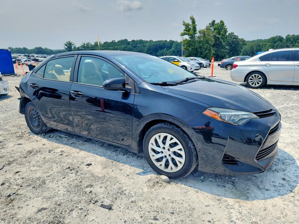 Photo 4 from auction – 2018 TOYOTA COROLLA with VIN 5YFBURHEXJP768710