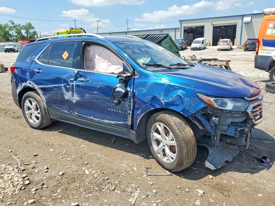Photo 4 from auction – 2020 CHEVROLET EQUINOX with VIN 2GNAXXEV8L6216565