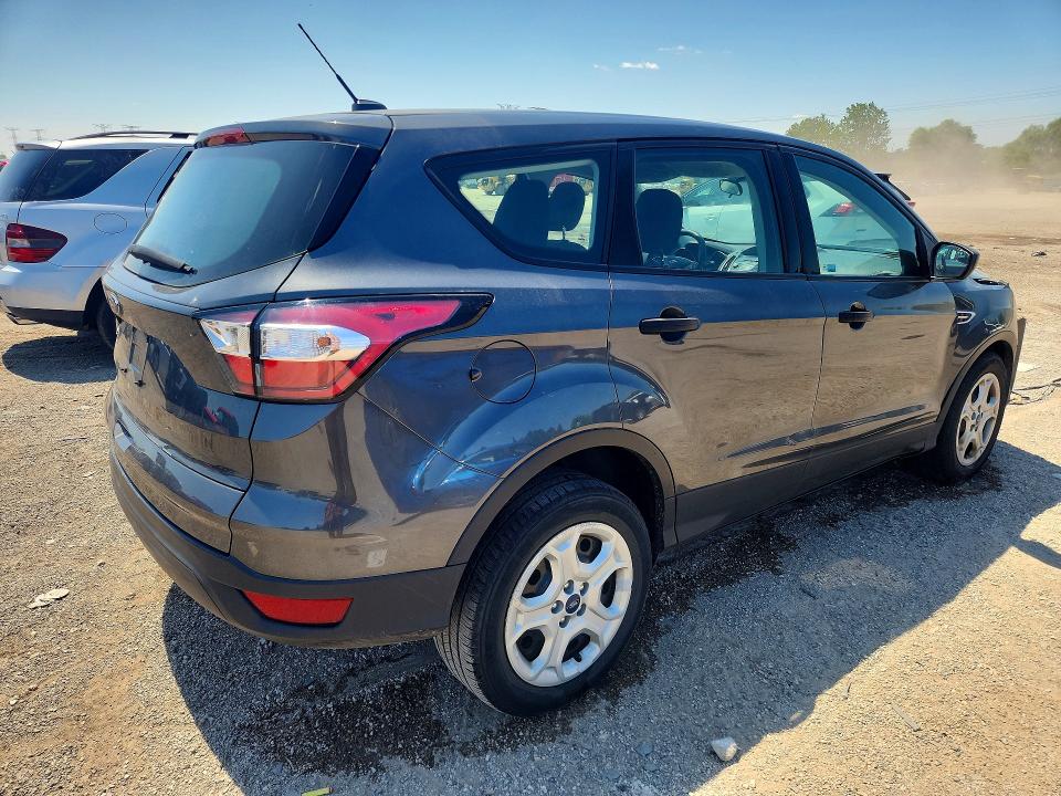 Photo 3 from auction – 2018 FORD ESCAPE with VIN 1FMCU0F71JUC48334