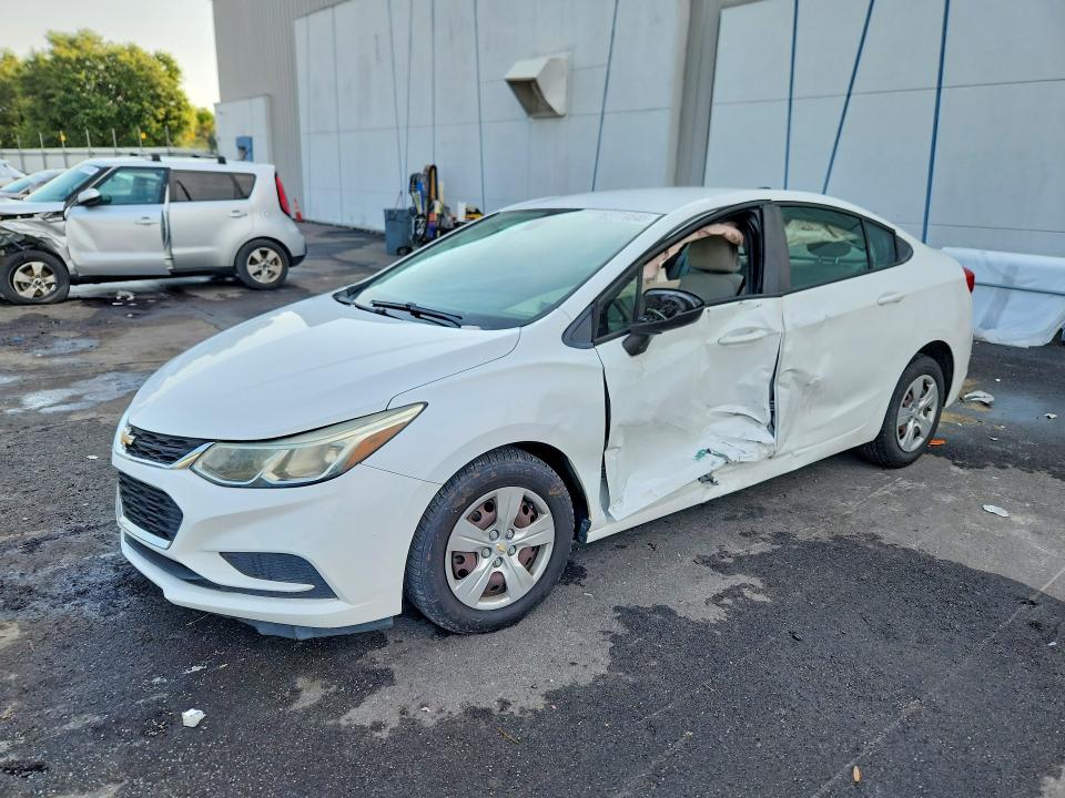 CHEVROLET CRUZE 2017 with VIN 1G1BC5SM6H7112441 - Photo from auction