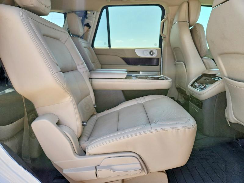 Photo 11 from auction – 2020 LINCOLN NAVIGATOR with VIN 5LMJJ2LT3LEL19699
