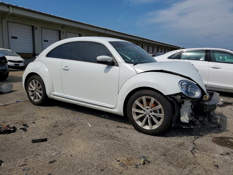 Photo 4 from auction – 2018 VOLKSWAGEN BEETLE with VIN 3VWFD7AT4JM714189