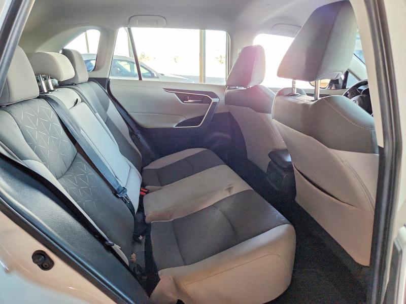 Photo 10 from auction – 2021 TOYOTA RAV4 with VIN 2T3W1RFV7MW127876