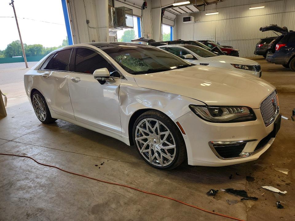 Photo 4 from auction – 2017 LINCOLN MKZ with VIN 3LN6L5DC5HR651022