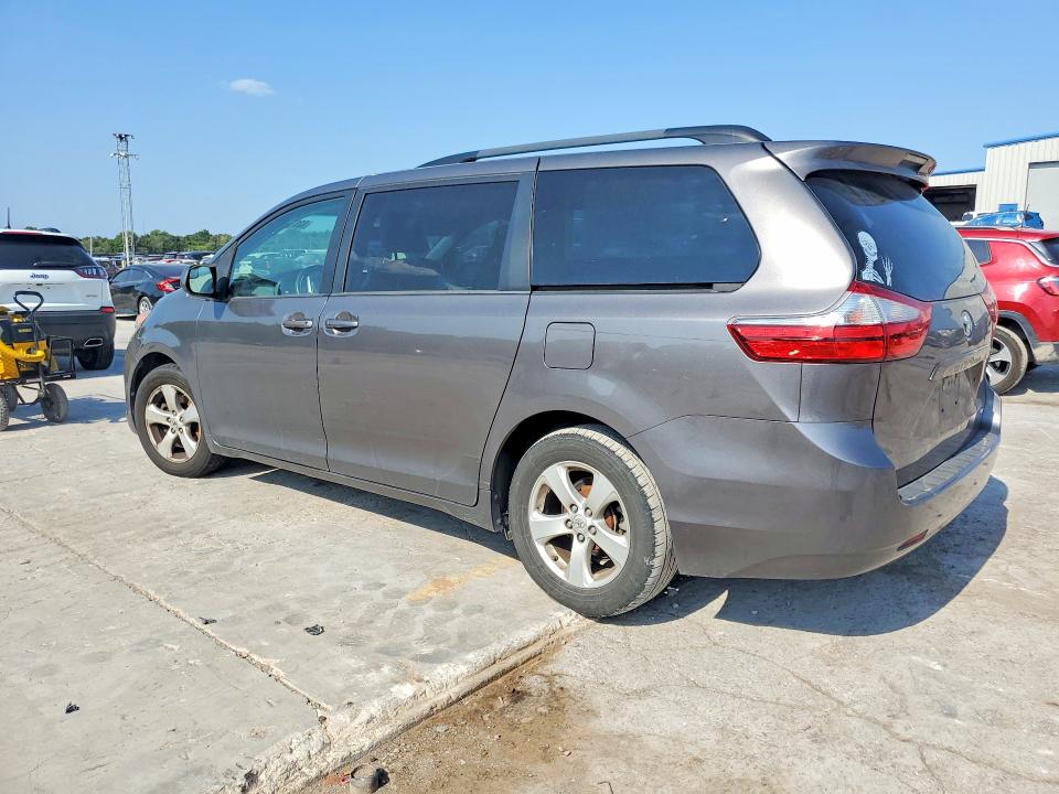 Photo 2 from auction – 2017 TOYOTA SIENNA with VIN 5TDKZ3DC2HS792097