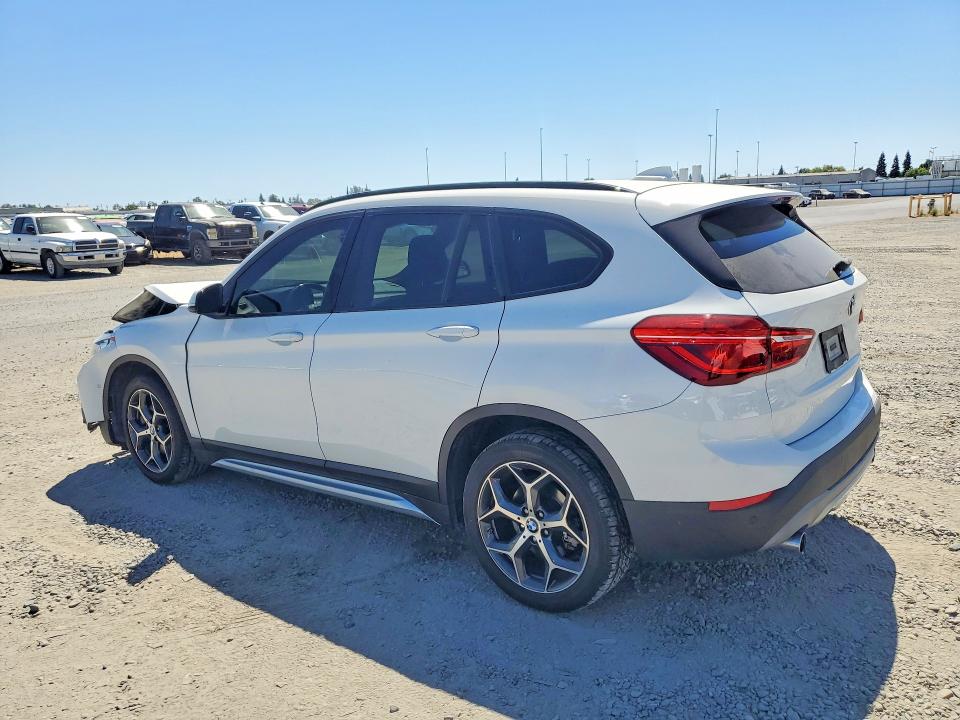 Снимка 2 от търг – 2017 BMW X1 с VIN WBXHU7C3XH5H37779