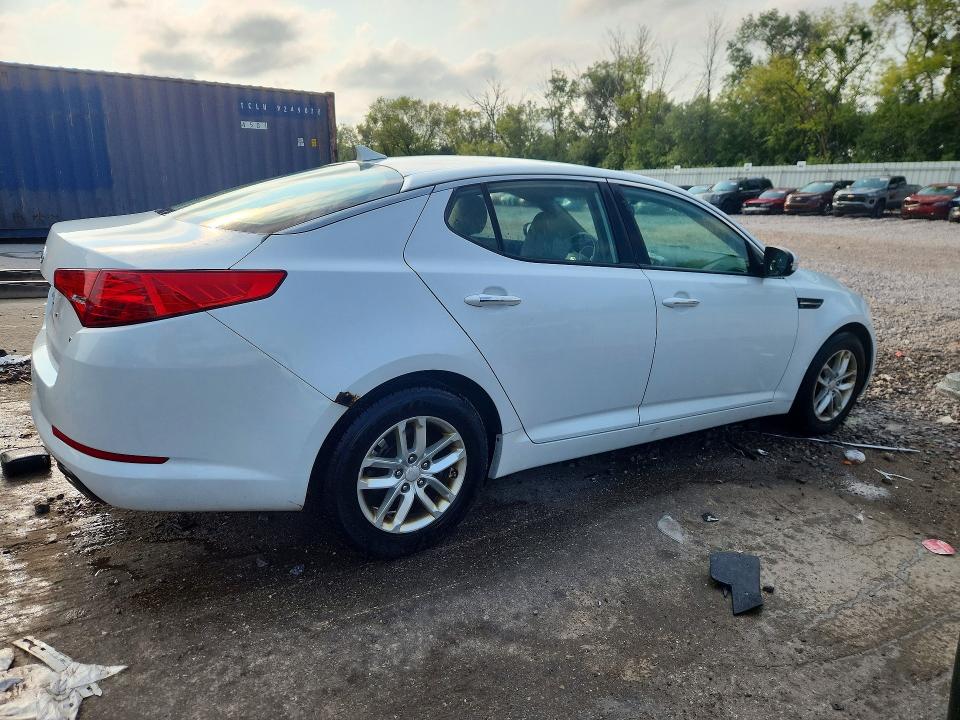 Photo 3 from auction – 2012 KIA OPTIMA with VIN 5XXGM4A79CG028470