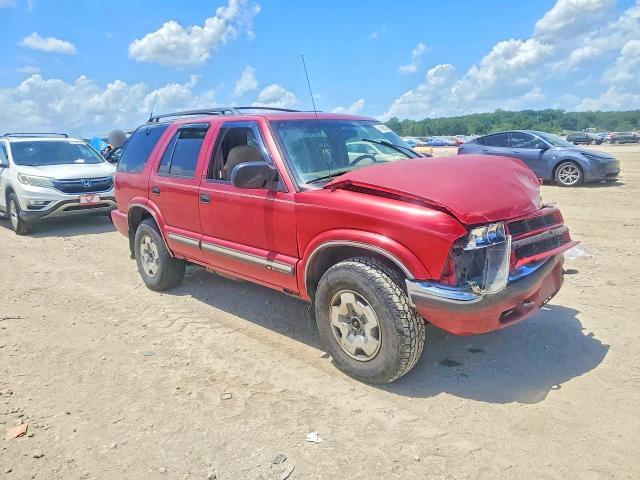 Photo 4 from auction – 2001 CHEVROLET BLAZER with VIN 1GNDT13W012187218