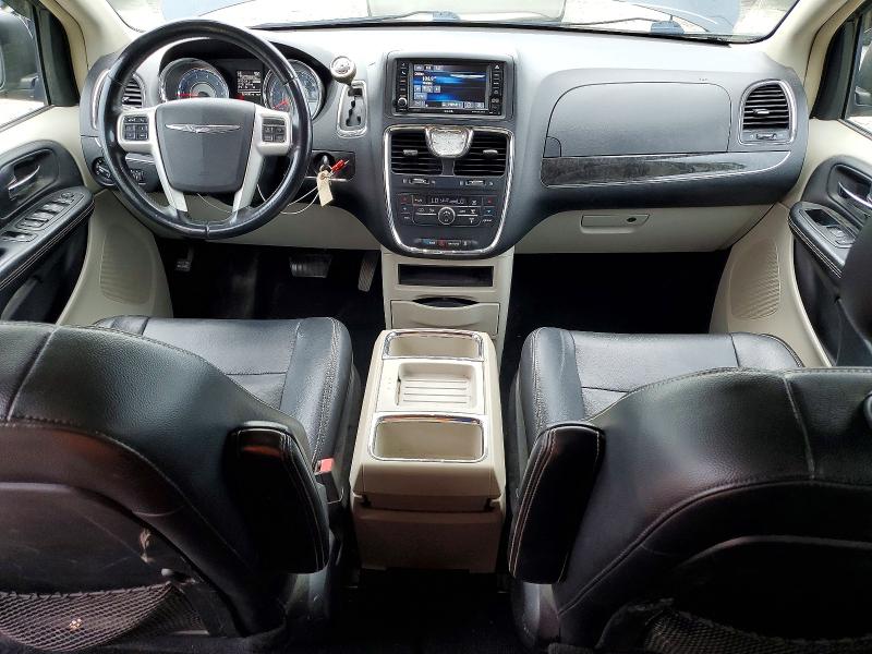 Photo 8 from auction – 2014 CHRYSLER TOWN & COUNTRY with VIN 2C4RC1BG6ER435519