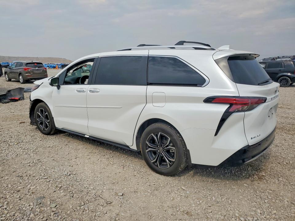 Photo 2 from auction – 2025 TOYOTA SIENNA with VIN 5TDESKFC4SS162890