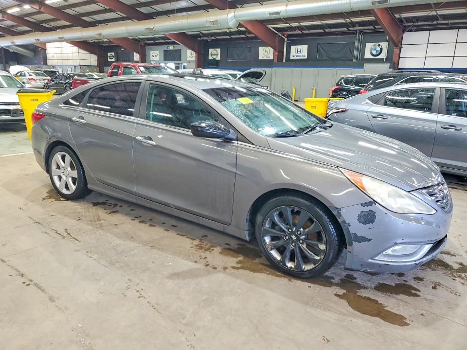 Photo 4 from auction – 2011 HYUNDAI SONATA with VIN 5NPEC4ACXBH223813
