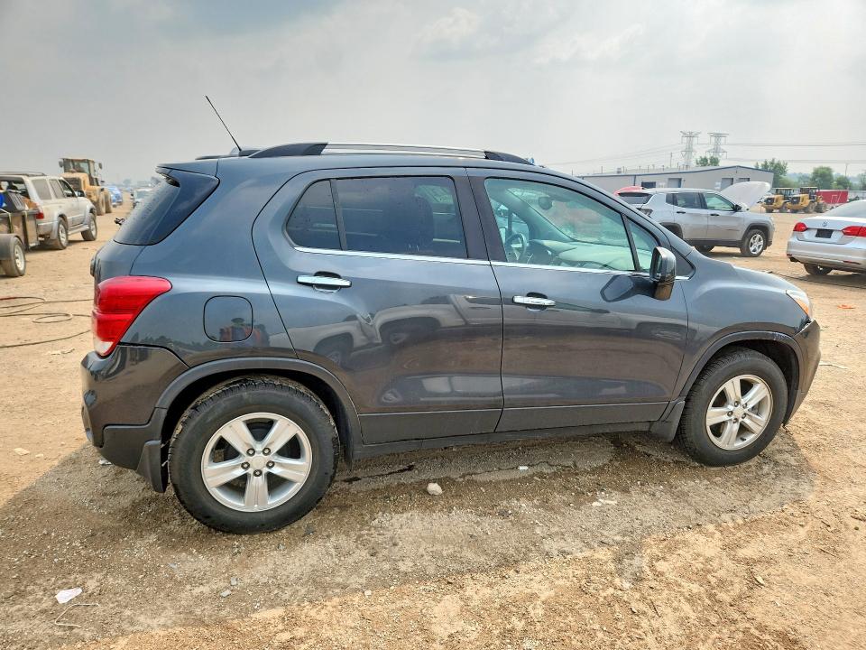 Photo 3 from auction – 2017 CHEVROLET TRAX with VIN 3GNCJLSB4HL220659