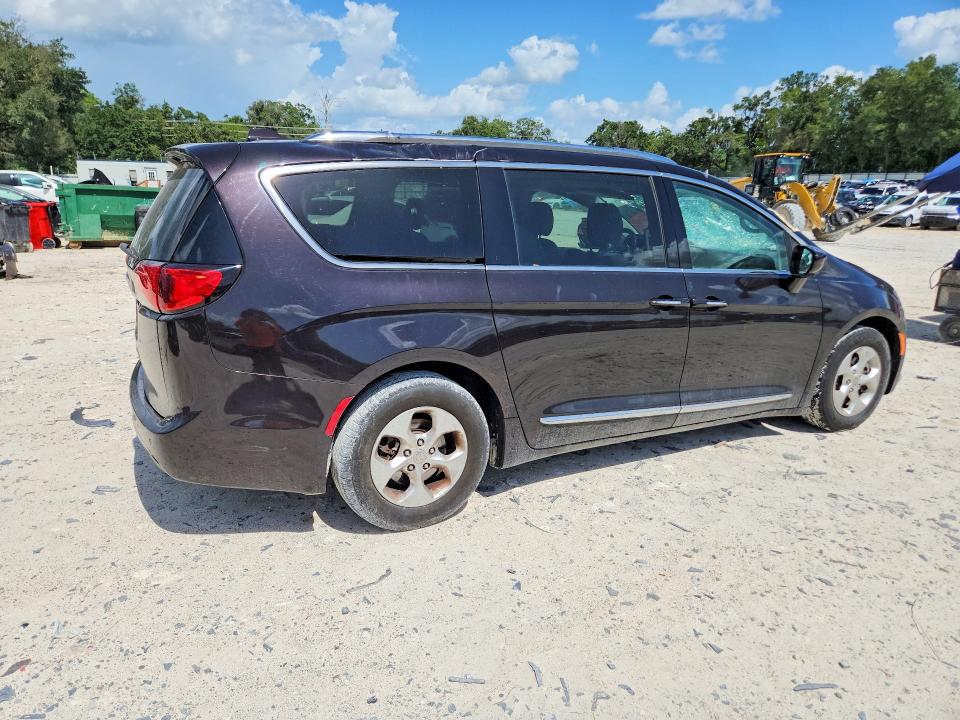 Photo 3 from auction – 2017 CHRYSLER PACIFICA with VIN 2C4RC1EG5HR525583
