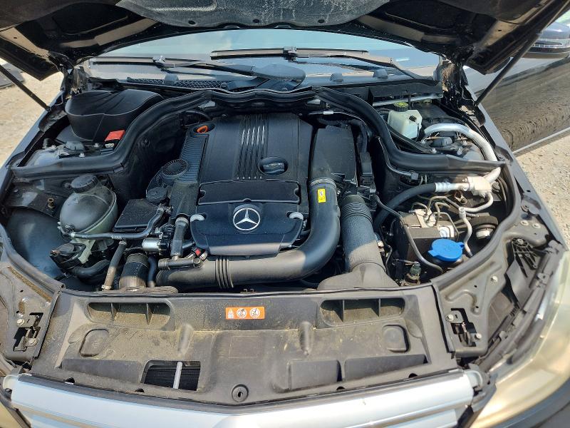 Photo 11 from auction – 2012 MERCEDES-BENZ C with VIN WDDGF4HB3CA609467