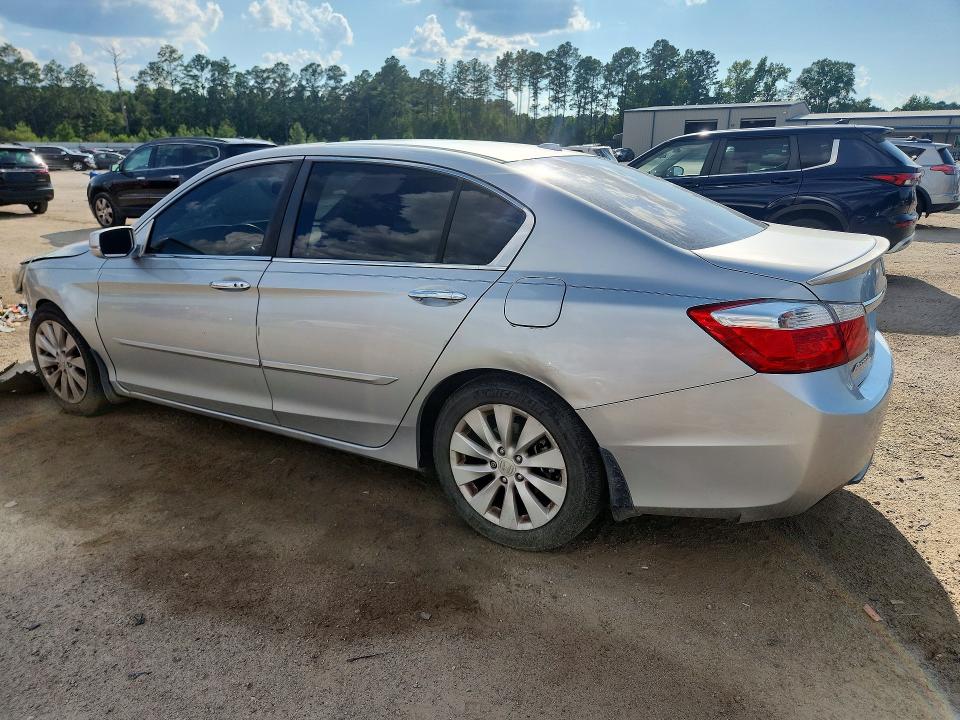Photo 2 from auction – 2013 HONDA ACCORD with VIN 1HGCR2F83DA085199