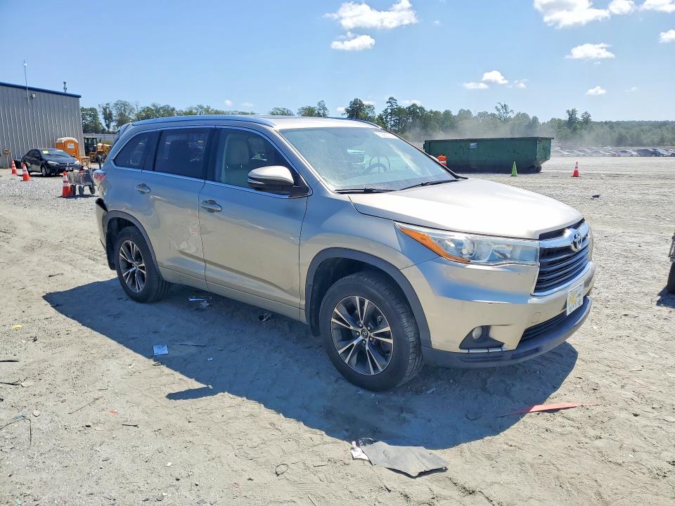 Photo 4 from auction – 2016 TOYOTA HIGHLANDER with VIN 5TDJKRFH1GS274735