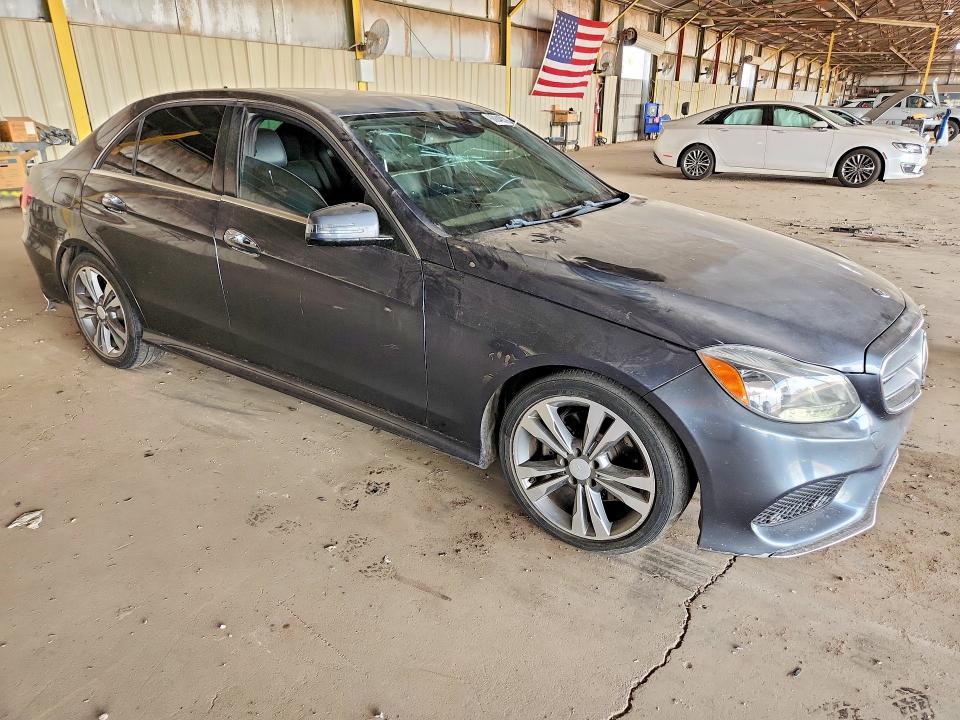 Photo 4 from auction – 2015 MERCEDES-BENZ E with VIN WDDHF5KB1FB152532