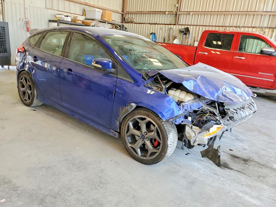 Foto 4 de la subasta – 2014 FORD FOCUS con VIN 1FADP3L95EL113401