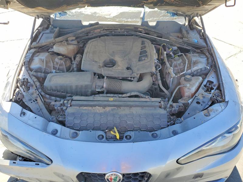 Photo 11 from auction – 2019 ALFA ROMEO GIULIA with VIN ZARFAMAN5K7620156