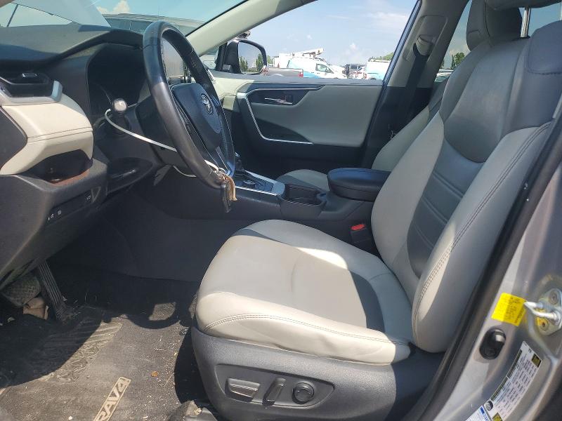 Photo 7 from auction – 2019 TOYOTA RAV4 with VIN 2T3DWRFV3KW003917