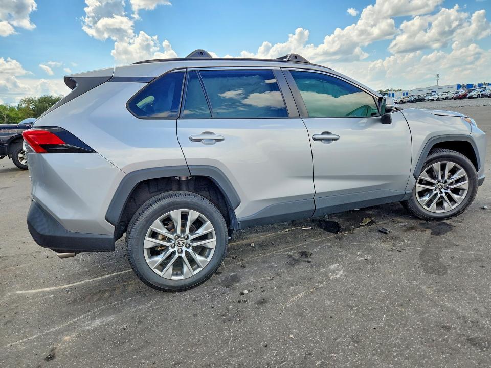 Photo 3 from auction – 2022 TOYOTA RAV4 with VIN 2T3C1RFV9NW233007
