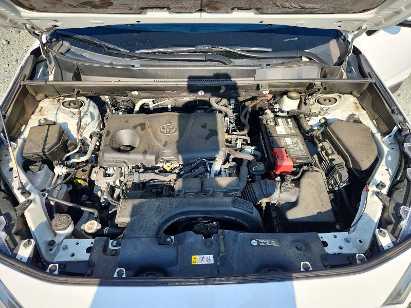 Photo 12 from auction – 2020 TOYOTA RAV4 with VIN 2T3A1RFV4LC070658